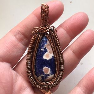 Pendant sodalite stone necklace
